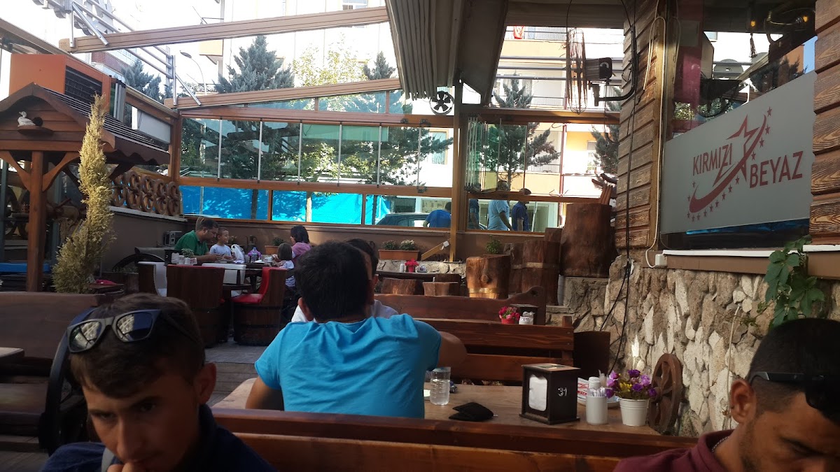 Kırmızı Beyaz Restaurant